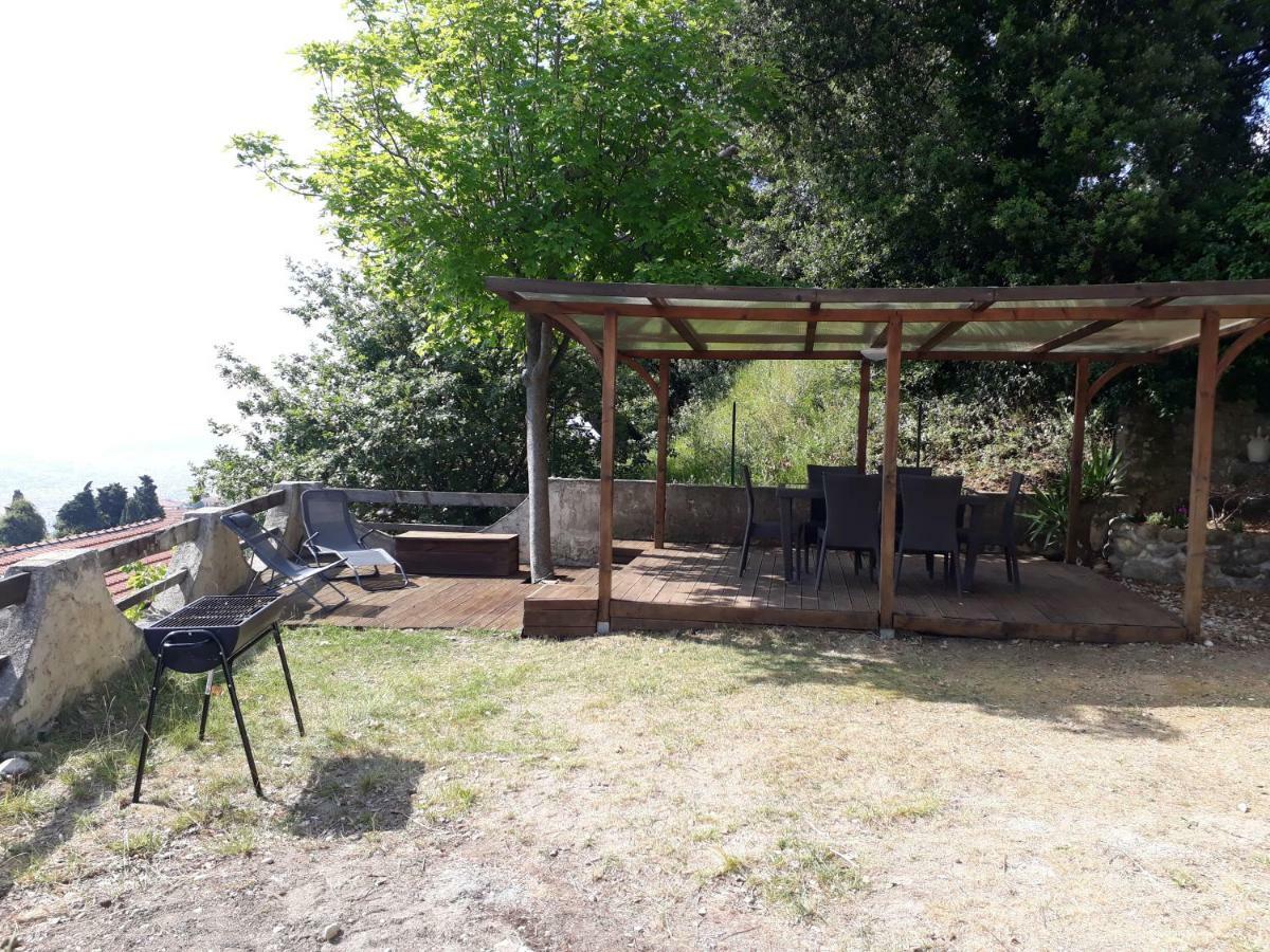 Maison Mitoyenne 68m², 2 Pièces + Véranda, Jardin 100m² Avec Pergola, Vue *
